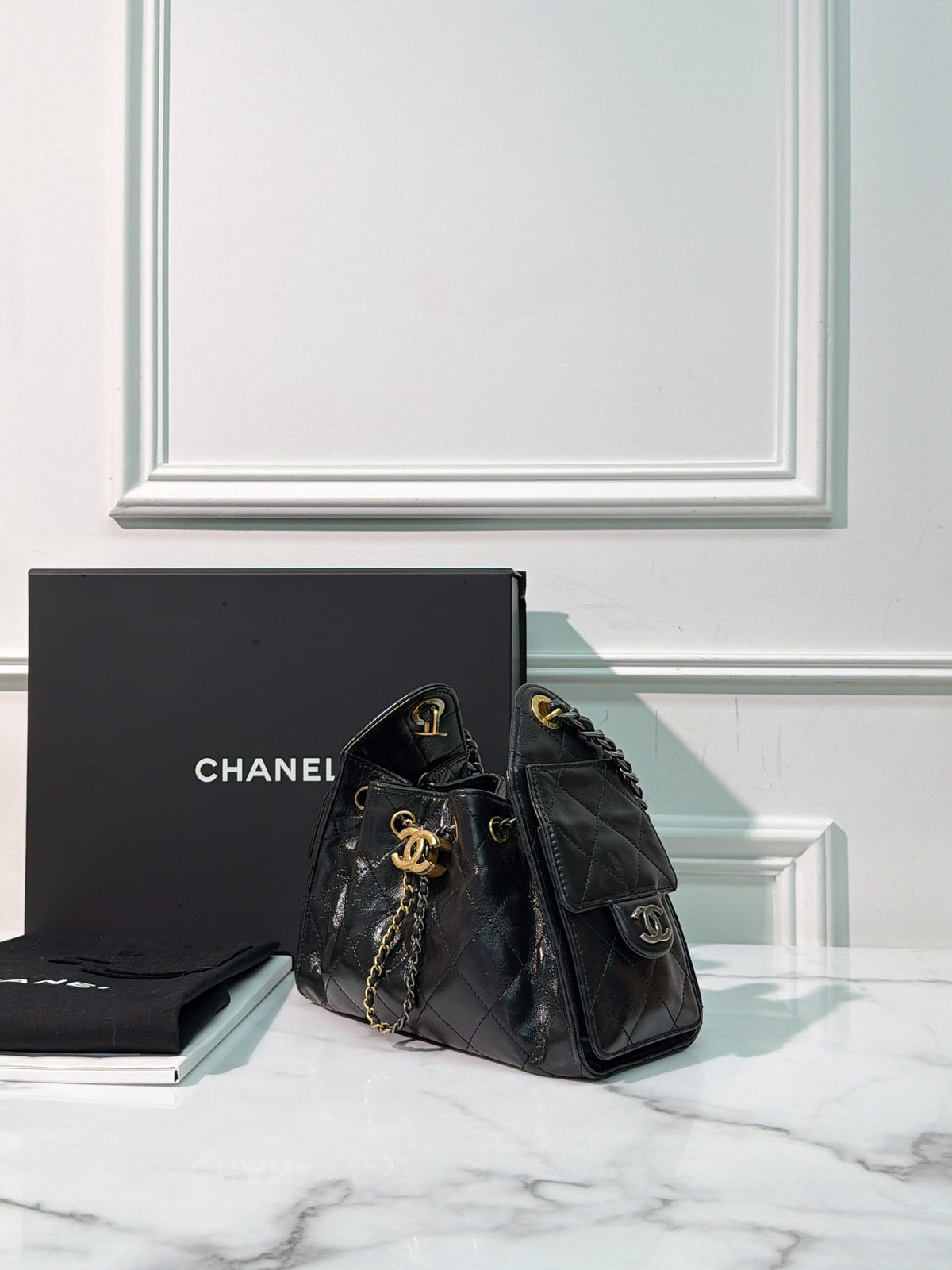 CHANEL 25 HOBO MEDIUM