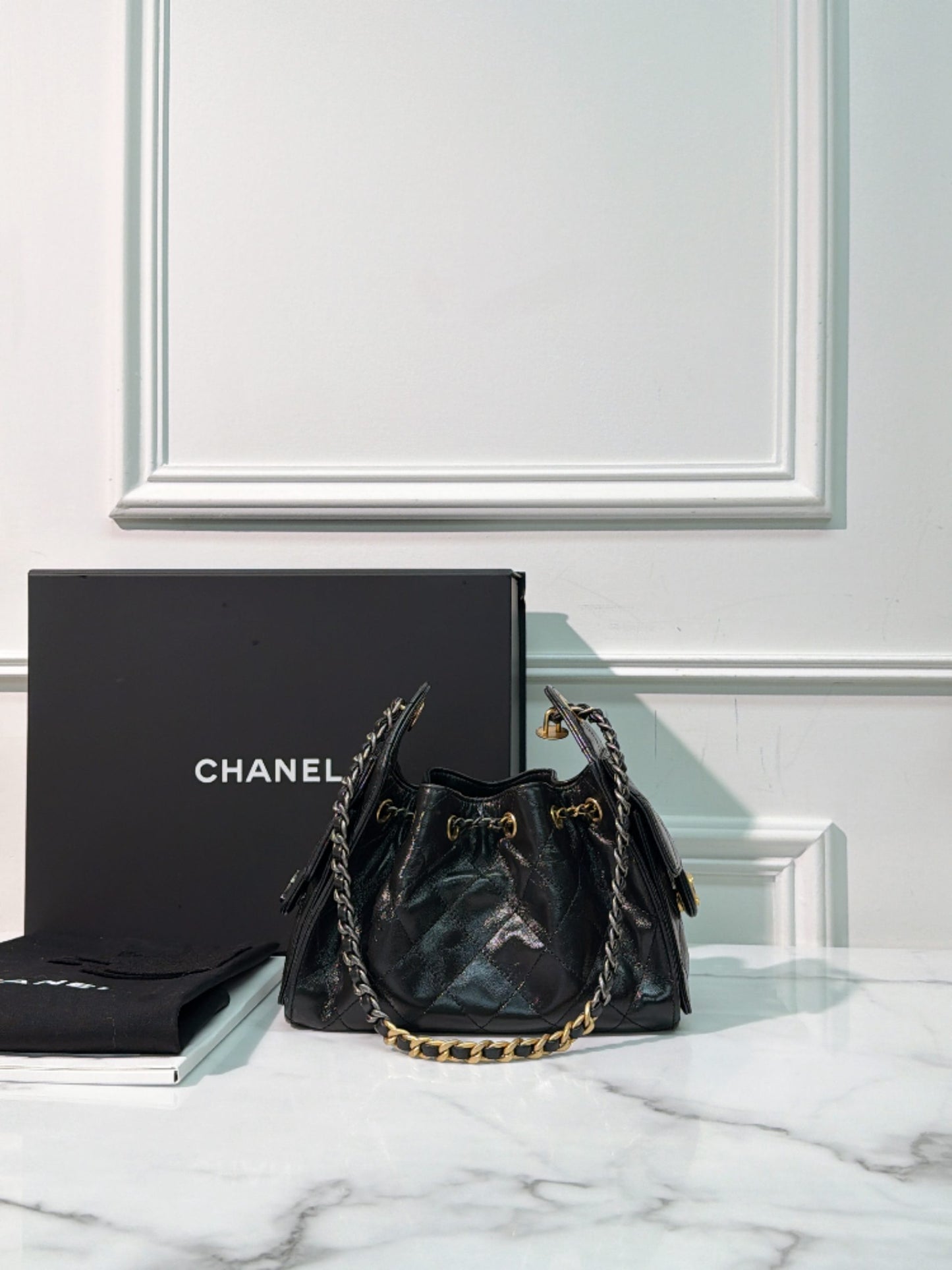 CHANEL 25 HOBO MEDIUM