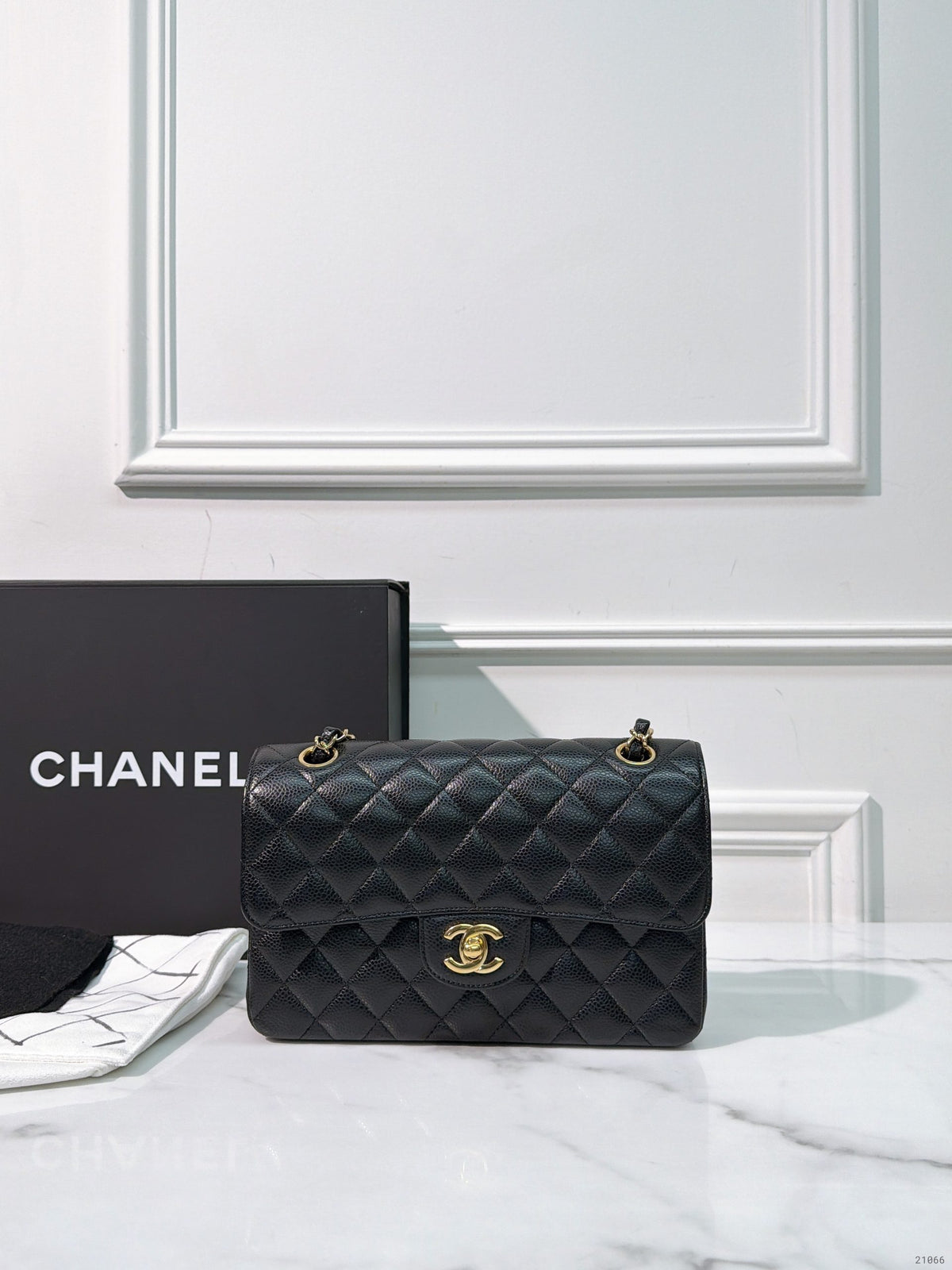 CHANEL CLASSIC MEDUIM BAG