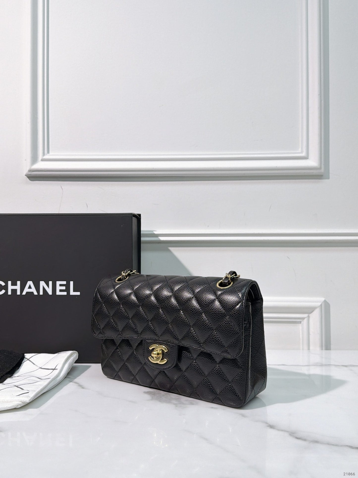 CHANEL CLASSIC MEDUIM BAG