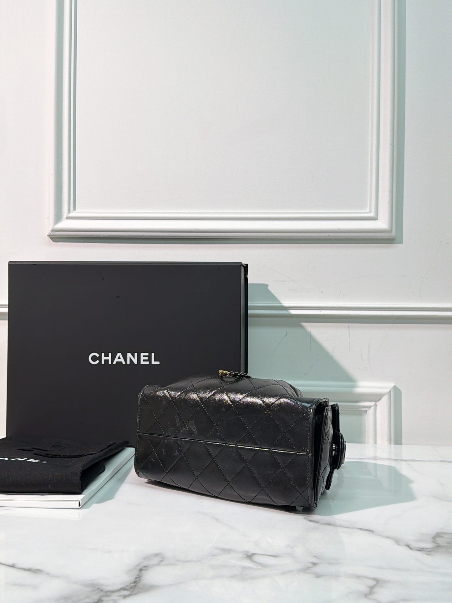 CHANEL 25 HOBO MEDIUM